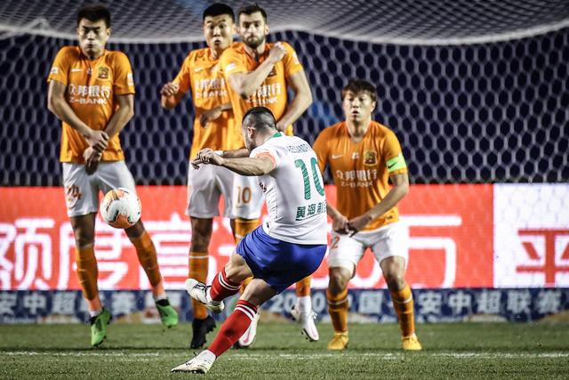 曼城5-0狂屠诺维奇 马雷斯卡战术首秀大胜